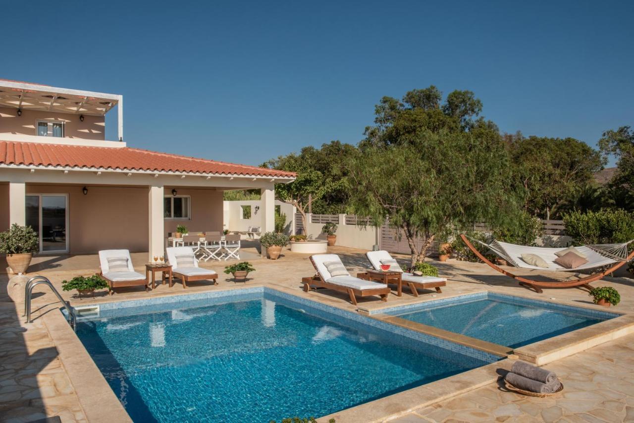 Filothei Beach House With Pool Каламакі Екстер'єр фото